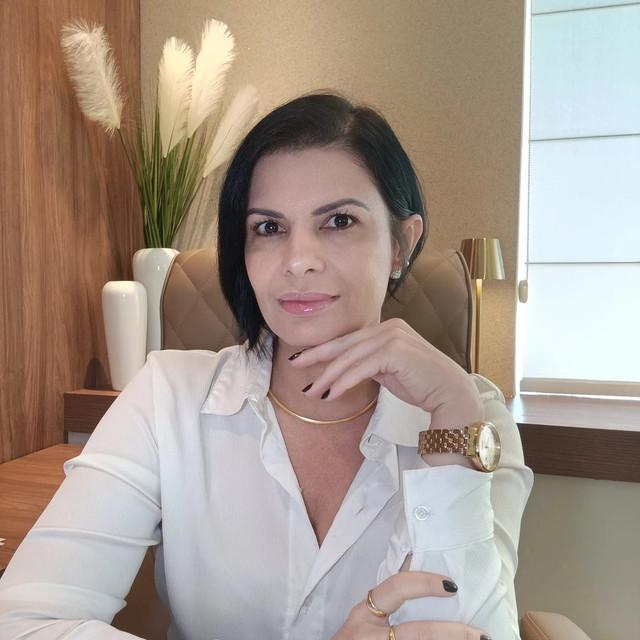 Capa de Karine Lobo