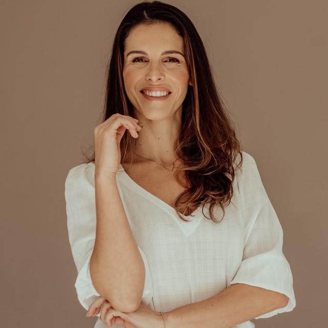 Capa de Thais Siqueira