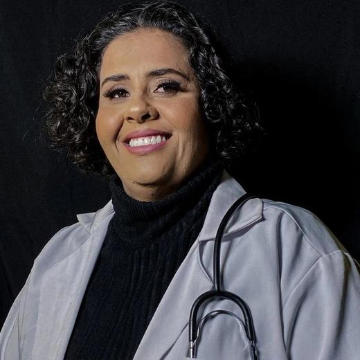 Camila R. Nascimento